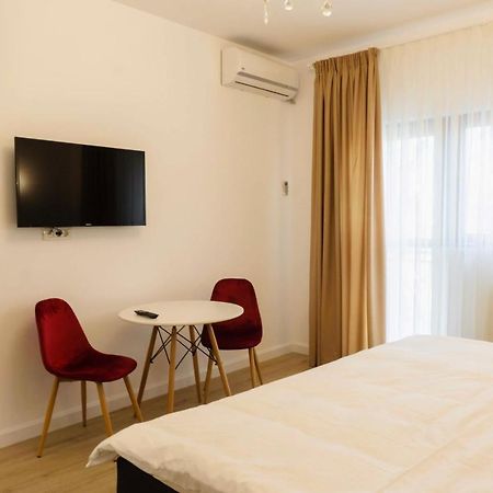 M Rooms Bukares Bagian luar foto