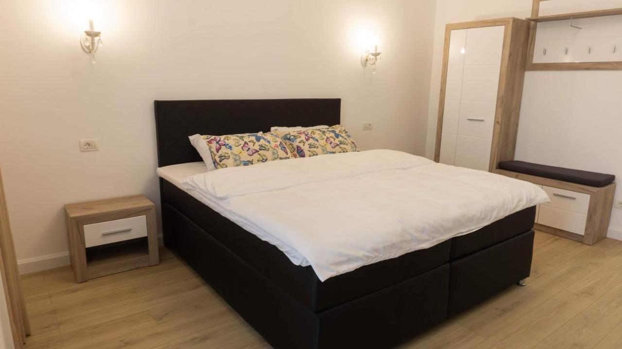 M Rooms Bukares Bagian luar foto
