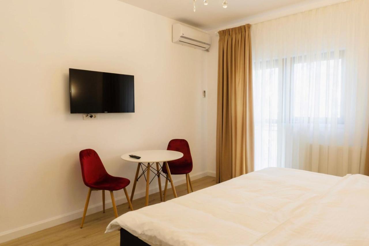 M Rooms Bukares Bagian luar foto