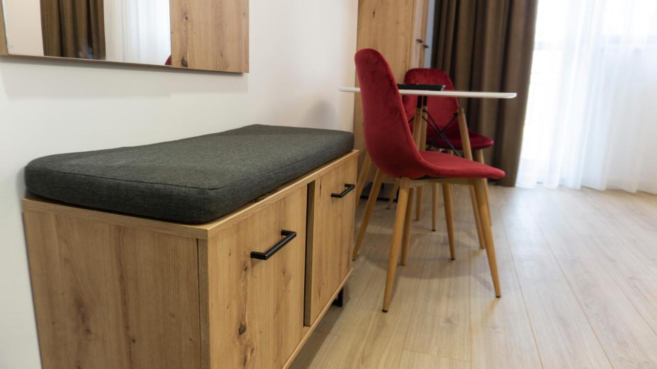 M Rooms Bukares Bagian luar foto