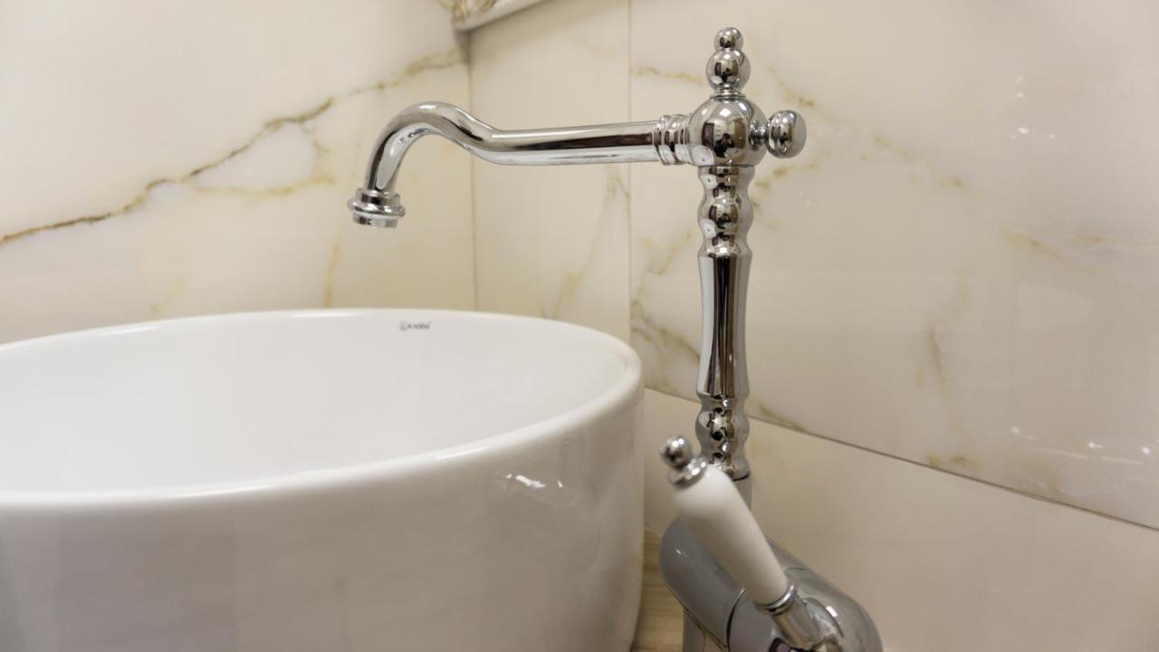 M Rooms Bukares Bagian luar foto